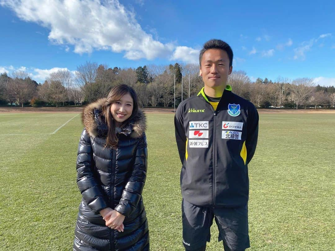 臼井佑奈さんのインスタグラム写真 - (臼井佑奈Instagram)「サッカーJ2・栃木SCに新加入したGK青嶋佑弥選手の元へ行ってきました！  浜松出身。父・文明さんは元清水エスパルスで、浜松開誠館高校の監督です。 佑弥選手が高校3年生の頃は、キャプテンと監督という立場で全国選手権を目指しました。しかし、県選手権で静岡学園に延長戦の末敗退。悔しい気持ちをバネに、進んだ明治大学でもゴールを守り続けプロの夢を叶えました。  今どんな思いなのか、プロへの意気込みを聞いてきました！  個人的には、私が入社1年目の時にDスポで取材させてもらったこと、そのころ青島文明監督が臼井さんと同じ明治大学に行くんだと私に伝えてくれたこと、すごく覚えていて大学の時もずっと注目していた選手。 4年ぶりにお会いできて嬉しかったです🌈  親子二代でJリーガー！ お父さんにそっくりなので緊張しましたが、話すとやっぱり大卒ルーキーでした😆✨✨笑 明日のDスポです！！  #時の流れは早い #栃木SC #サッカー」1月15日 20時00分 - yuna_usui