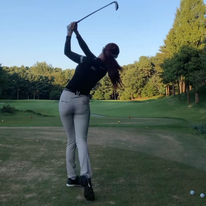 ユ・ヒョンジのインスタグラム：「_ 🏌🏼‍♀️」