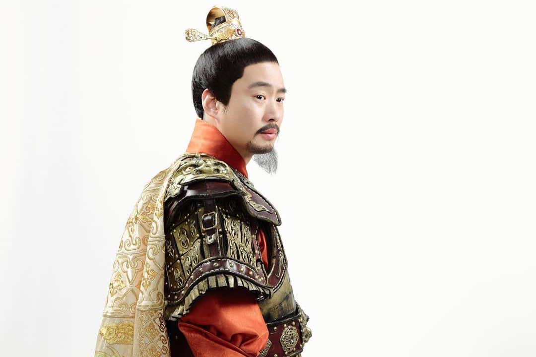 アン・ジェホンのインスタグラム：「#삼국지전략판 새로운 시즌 적벽대전!  본편은 유튜브에서 만나보세요👇 https://youtu.be/CjELHiWkh6M」