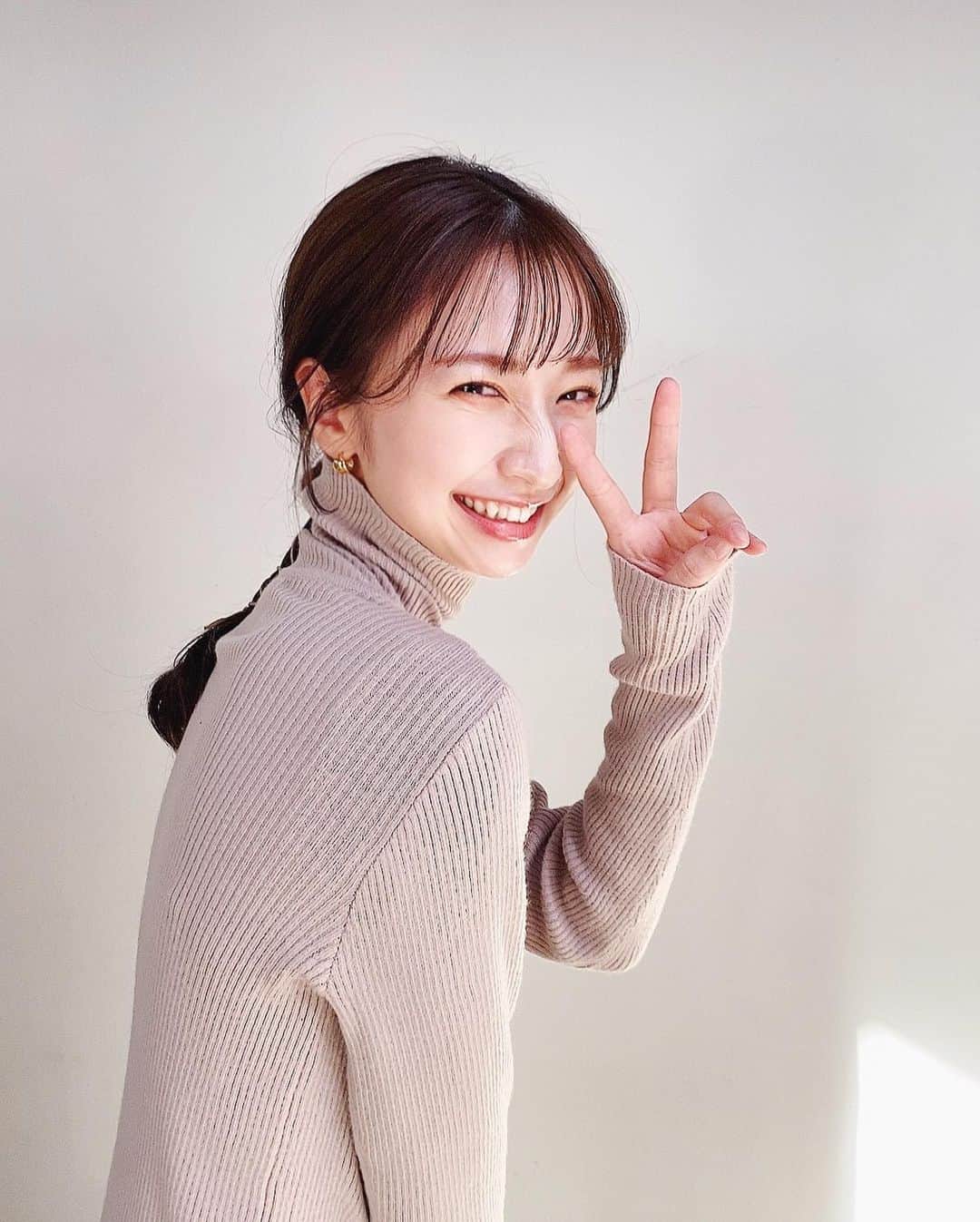 田原可南子のインスタグラム：「☺︎✌︎  健康なことって幸せだなぁ 身体は大事だなぁ と、思う出来事がありました。 労ってあげようねみんな。  良い週末を🥰」