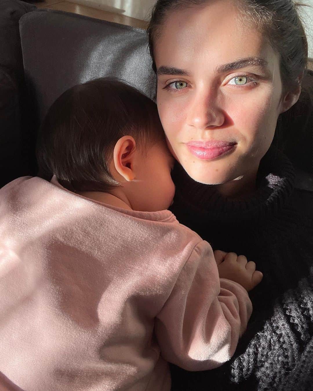 サラ・サンパイオのインスタグラム：「Can’t believe this angel is 1 today!!! Auntie misses you so much ❤️❤️ happy birthday sweet angel」