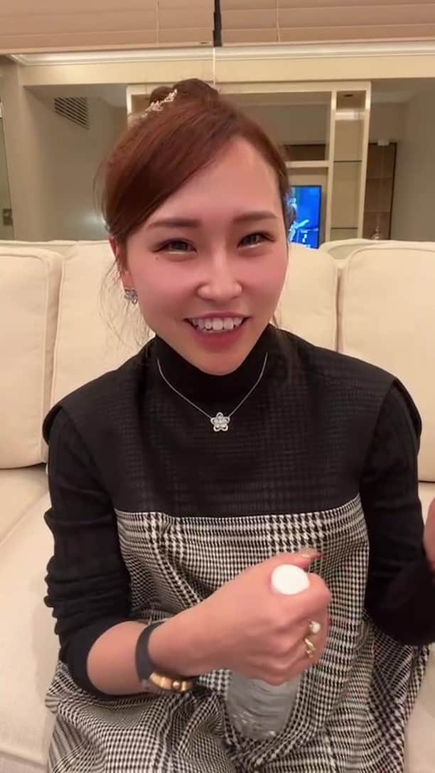 カリスマゆきちゃんのインスタグラム：「インスタライブ 途中で切れてしまったから、途中から😵」