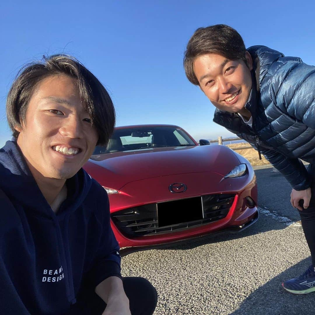 重信慎之介のインスタグラム：「- ウエイト後に気持ち良くなってそのままドライブ🚗 - - #山本泰寛 #慶應ボーイ #阪神タイガース #早慶戦 #慶早戦 #ドライブ日和」