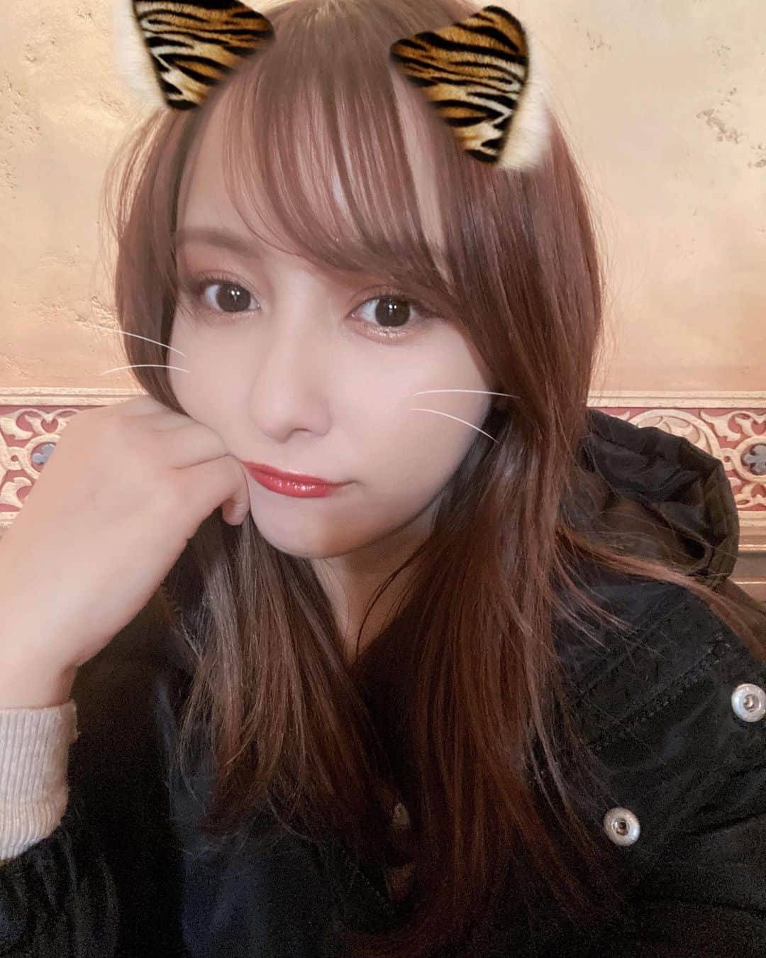 のインスタグラム：「みゃー🐯🐯  たまには自撮りも🤳」