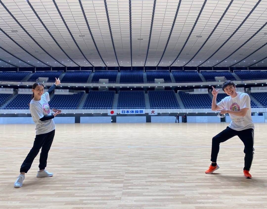 田中理恵さんのインスタグラム写真 - (田中理恵Instagram)「2022年日本体操祭で よしお兄さんと参加者の皆さまとThe Taisoで体を動かしました😊‼︎‼︎  The Taisoは、子供から大人まで楽しく手軽にできる動きになっています。 ぜひ皆さまも体を動かしてみてください😊」1月16日 17時25分 - riiiiiie611