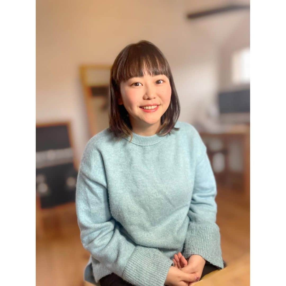 宇田川紗稚さんのインスタグラム写真 - (宇田川紗稚Instagram)「.2022年になり、だいぶ経ってしまいましたが 今年もよろしくお願いいたします✨ ⁡ 健康で、笑顔の多い一年になりますように✩ ⁡ 今年は、たくさん更新できるように頑張ります！ ...と思っていたのに、やっと今日更新に至りました🙇‍♀️ ⁡ #2022 #今年もよろしくお願いいたします #美味しいカフェラテ #都農神社 #先輩が撮ってくれた写真 #iPhone画質綺麗 #前髪切りました」1月16日 18時21分 - sachiudagawa