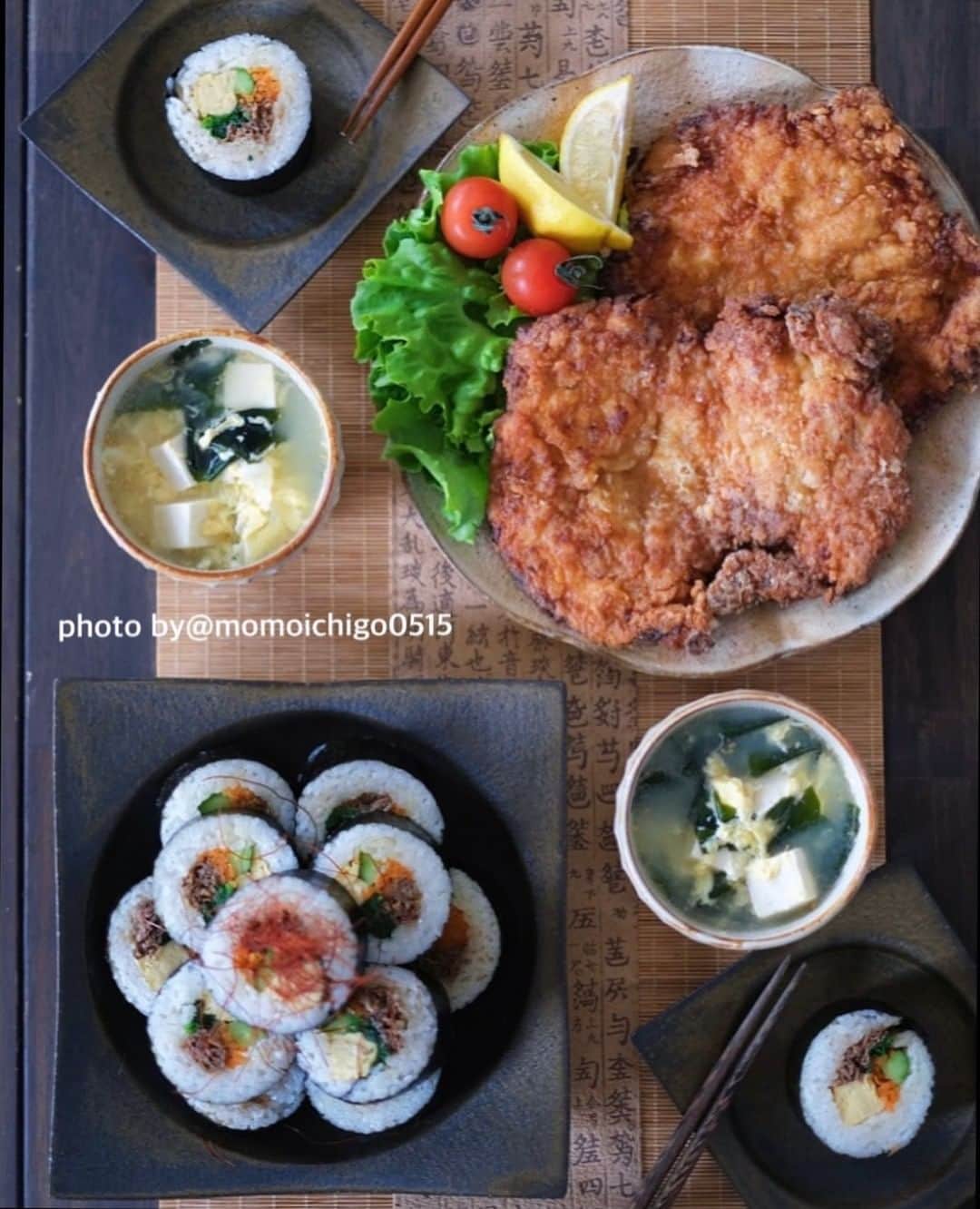 YASUKO TAKESUEのインスタグラム：「. こんばんは☺️💕. 今日の献立…. . . ⭐️キンパ ⭐️台湾風唐揚げ(ジーパイ) ⭐️中華スープ . . .  #晩ごはん#晩御飯#晩ご飯#夜ごはん#よるごはん#夕食#おうちご飯#うちご飯#おうちご飯lover#おうちご飯記録#食卓#手料理#手作りご飯#料理写真#器好き#器集め#献立#家庭料理#food#foodpic#foodstagram#foodphotography#followme#instagood #水野幸一 #古谷浩一」