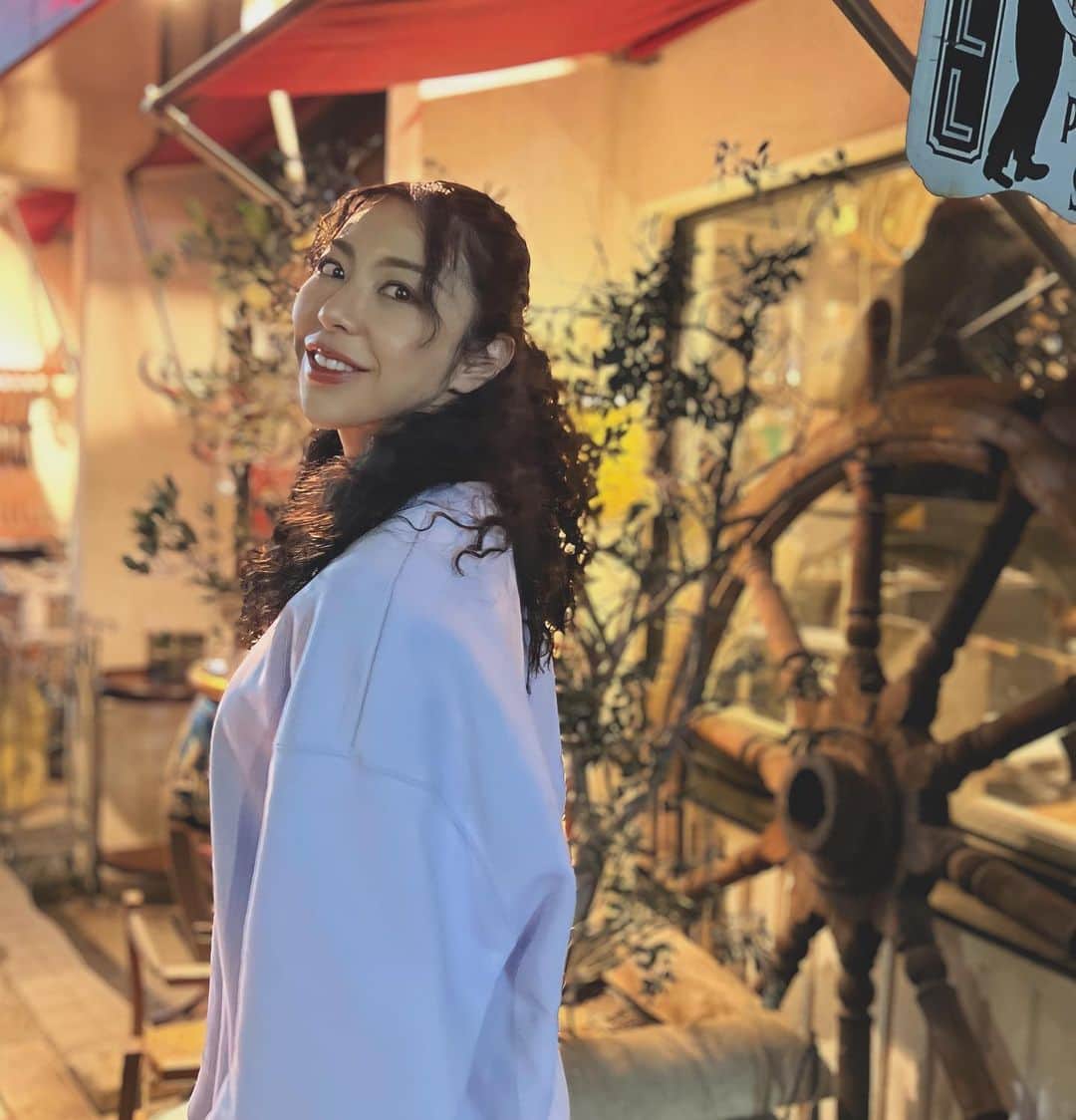 池田ゆりのインスタグラム：「Interior street散歩🚶‍♀️🧡 ⁡ ⁡ #holiday #インテリアストリート #目黒 #散歩 #筋力アップ #1度は抱きたいカラダ  #有酸素 #bodymake  #ボディライン#マラソン #fitness #ゴルフコンディショニング  #尻トレ #スクワット 　#体幹トレーニング  #筋トレ #恵比寿パーソナルジム #owner #女性トレーナー #맞팔　#셀스타그램　#오오티디」