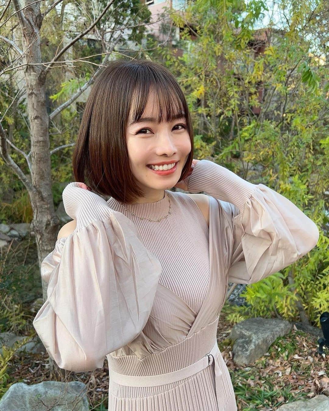 さくまみおのインスタグラム：「リタッチとカットとトリートメントでやっと髪の毛明けましておめでとうございます‪ᐠ( ᐛ )ᐟ‬🌤  今回もお気に入りです！ いつもありがとう😊  ✂︎&📷：寺村氏( @trmryt ) 👗👢：マーキュリーデュオ(@mercuryduo_com )  #haircolor #haircut #ボブヘア#ミディアムボブ #newhair #nehan #表参道 #iPhone13pro #ポートレート#画質えぐい #こういう撮影はどうしてもヘラヘラしてしまう#音ありは24hだけストーリーズに#今日アイシャドウぼかし忘れてなんか芋っぽい顔w」
