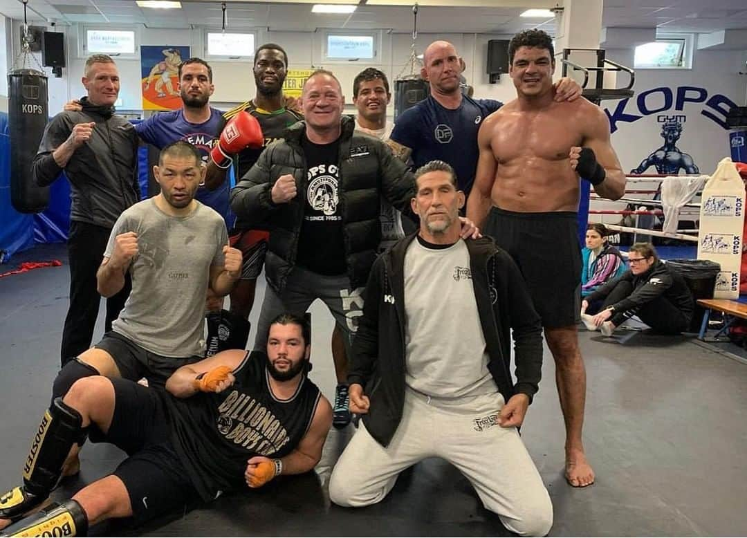 福田力さんのインスタグラム写真 - (福田力Instagram)「Gym is opening again💪 Team Mousashi training❗️ Team Kops❗️  @bertkops  @mousasi  @joeyberkk_mma  @we_gaan_voor_goud_  @anassthemenace  @rodrigomineiro_athleta  @tarik.cherkaoui.7355」1月16日 20時00分 - riki_fukuda