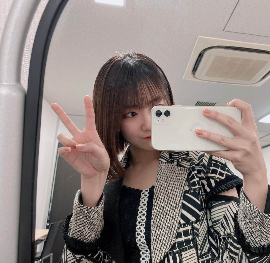 野中美希さんのインスタグラム写真 - (野中美希Instagram)「ボブたくさん褒められてうれしかった日🧏🏻‍♀️💗 イベントありがとうございました！！ . I was happy that many people liked my new hairstyle 🧏🏻‍♀️💗Thank you for the fun event !! . #ボブ#selfie#teenagesolution#よしよししてほしいの#ビートの惑星#70thsingle#helloproject#morningmusume21#モーニング娘#モーニング娘21#japanesegirl#野中美希#ちぇる」1月16日 20時23分 - miki_nonaka.official