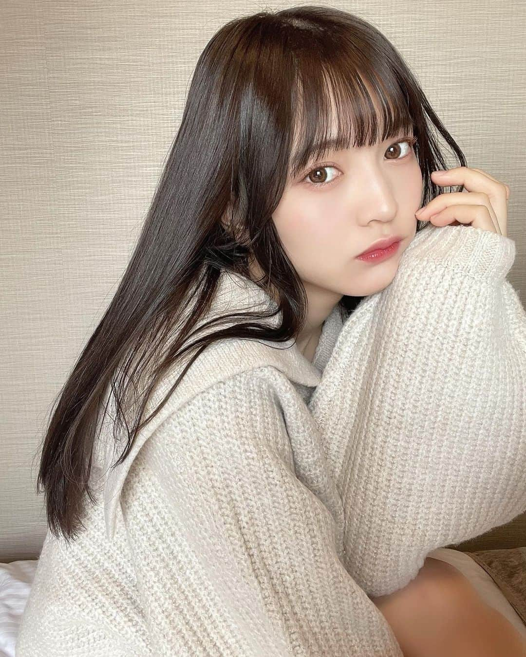 黒嵜菜々子さんのインスタグラム写真 - (黒嵜菜々子Instagram)「ハイフしてきました😚😚  #美容皮膚科 #アンチエイジング #医療ハイフ  スタッフさんが丁寧でお上品すぎました😢 フェイスラインがすごい綺麗になって、つやつやでした！ ほんとにオススメすぎる🤦‍♀️🤦‍♀️🤦‍♀️」1月16日 21時08分 - kurosaki0516