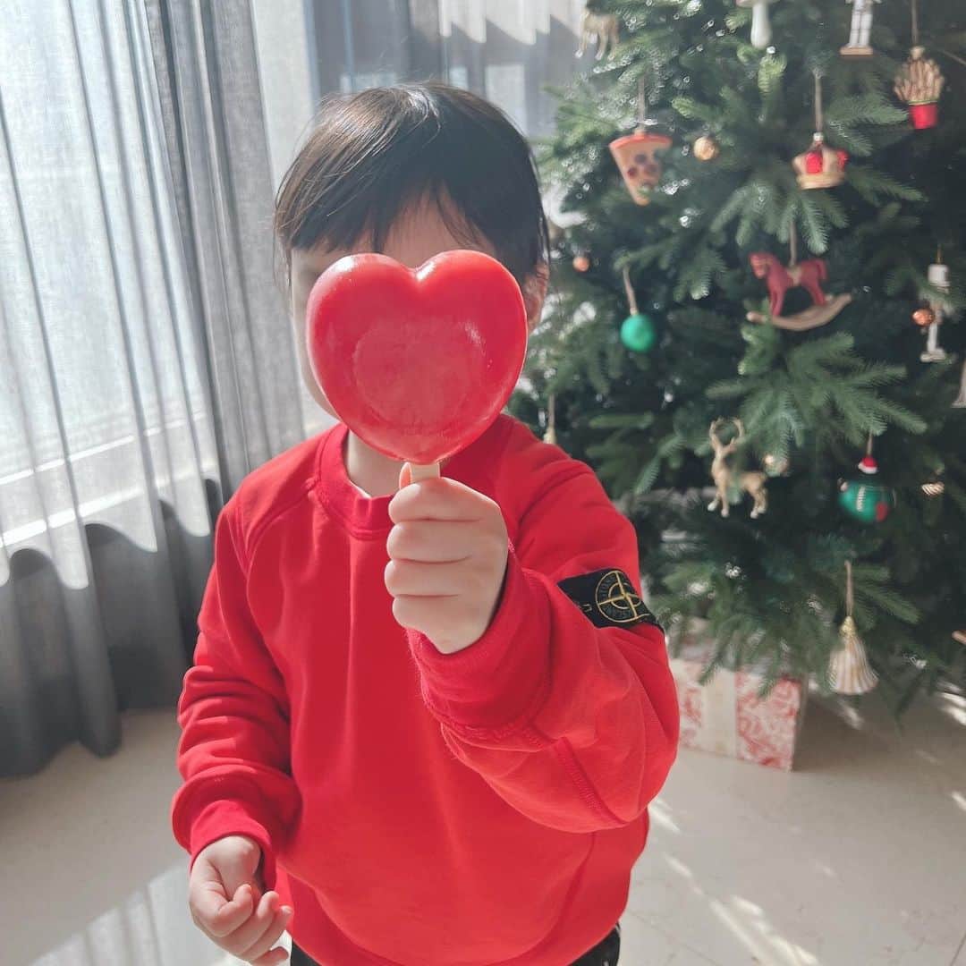 チャ・イェリョンのインスタグラム：「♥️  이모들 내일 #오리베 신세계 와 함께하는 라이브방송 밤 9시에 만나요 우리⏰」
