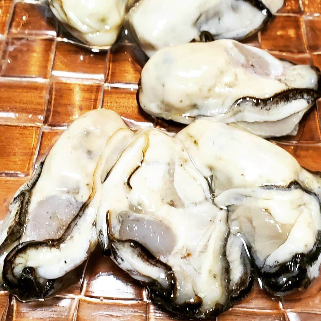 後藤洋央紀さんのインスタグラム写真 - (後藤洋央紀Instagram)「広島から旬な牡蠣が届きました!!ありがとうございます！　#牡蠣」1月17日 1時46分 - goto_hirooki