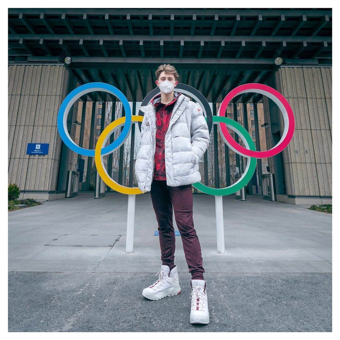 ローマン・サドフスキーさんのインスタグラム写真 - (ローマン・サドフスキーInstagram)「Bruh…the @lululemon kit is FIRE 🔥  - - - - - - #olympics #beijing2022 #lululemon #teamcanada #skatecanada #figureskating」2月15日 5時06分 - roman_sadovsky