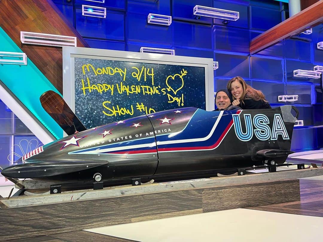アシュリー・ワグナーのインスタグラム：「@brianboitano and I sliding into your DMs like 💁🏼‍♀️….Happy Valentine’s Day! Skating broke my heart today so I’m officially switching sports.」