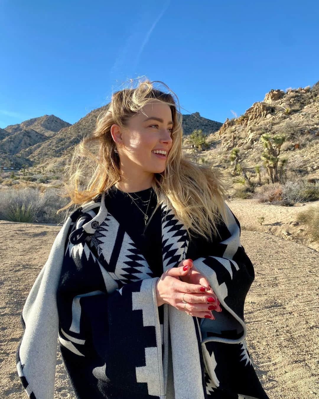 アンバー・ハードさんのインスタグラム写真 - (アンバー・ハードInstagram)「Wandering…」2月15日 6時19分 - amberheard