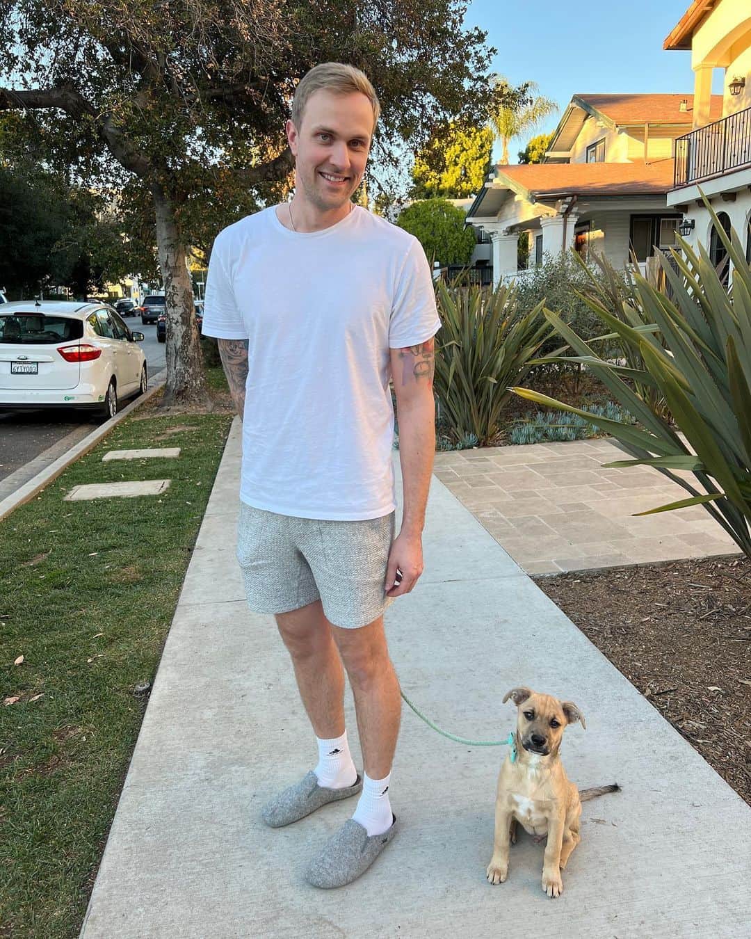 アダム・リッポンのインスタグラム：「Happy Valentine’s Day to my favorite boys ❤️」