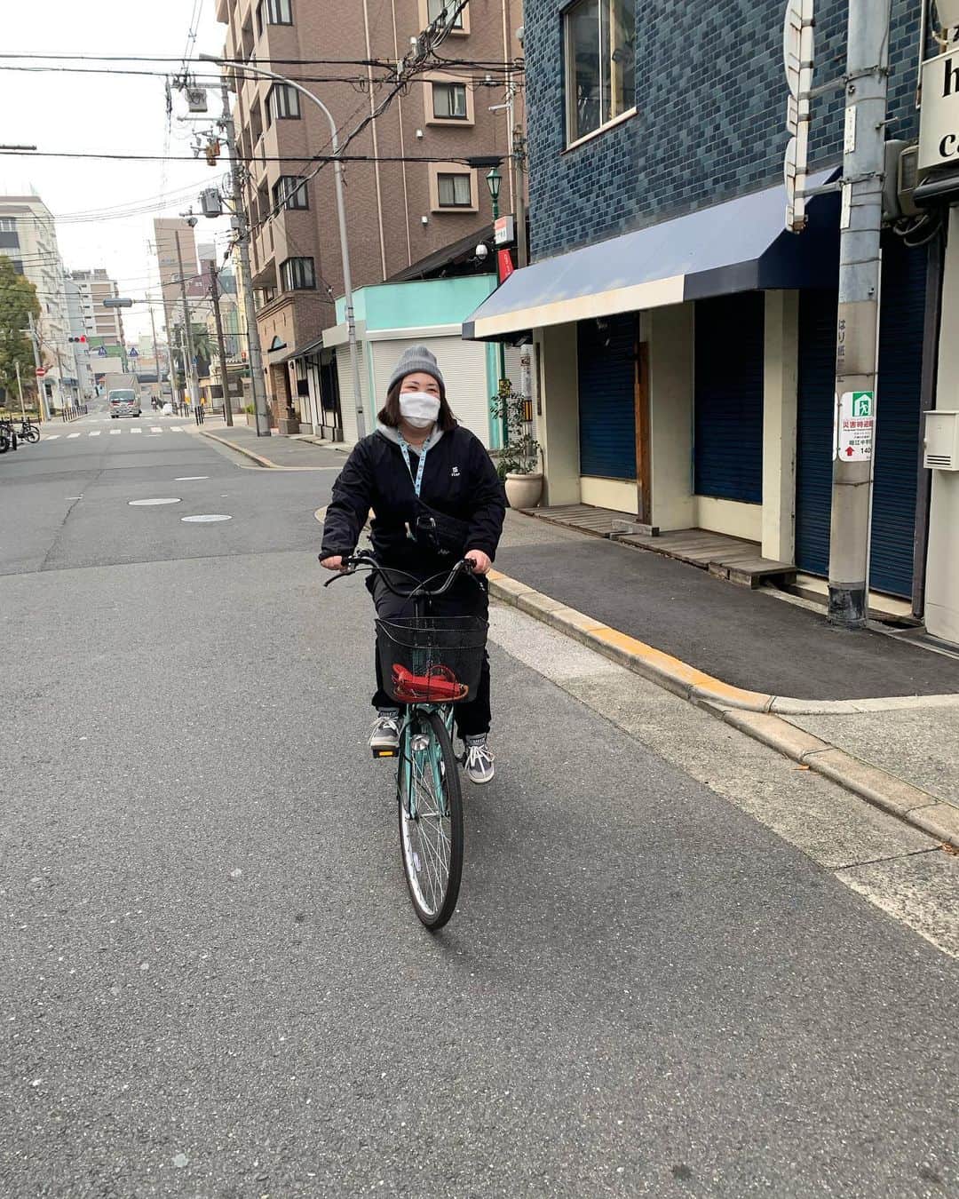 池田真一のインスタグラム：「皆さん奇跡が起きました！ 夜中まで恋愛ツイートしてて絶対に来ないフラグ🚩立てまくってた熊プロが本日ランニング来ました！ 自転車で来て自転車で走ってました！ でも来ただけでえらい！ なので今日は小競り合いなしです！ そして今日は人数多めです！ 朝のランニング流行りだしてる！ スバラ👏」