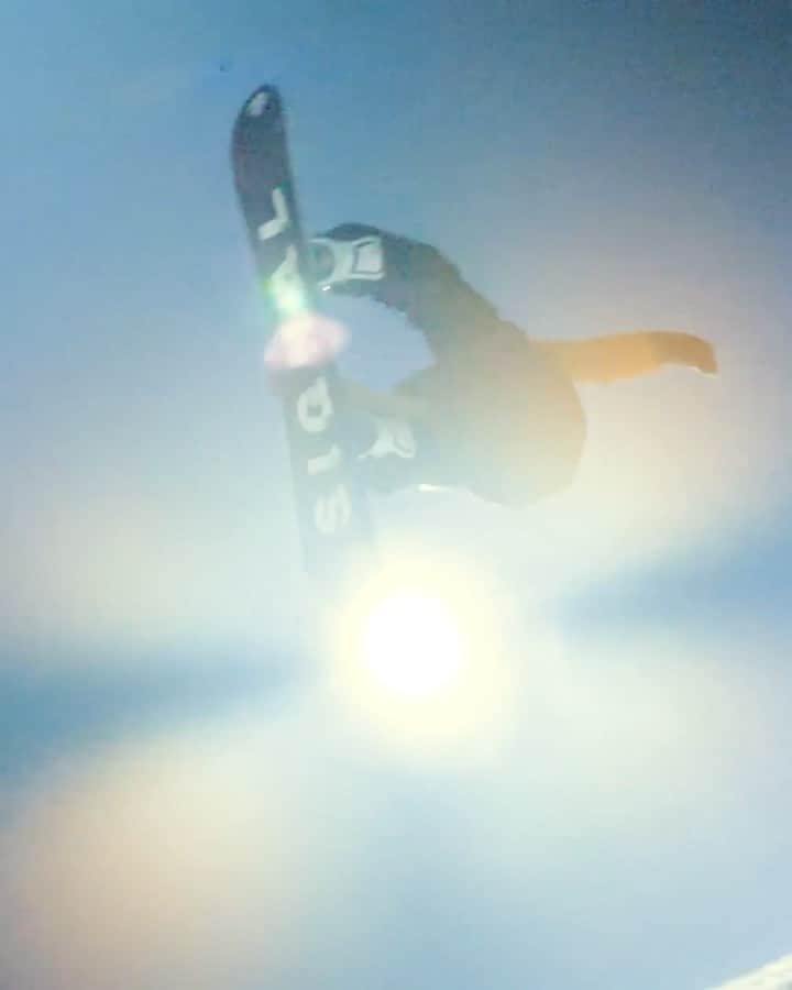 角野友基のインスタグラム：「👑 #kingsandqueens 👑going down this week!! See you guys on Red Bull TV📺  @redbullsnow @jacksonhole  @camfitzpatrick 🎥 @pbnj_all_day」