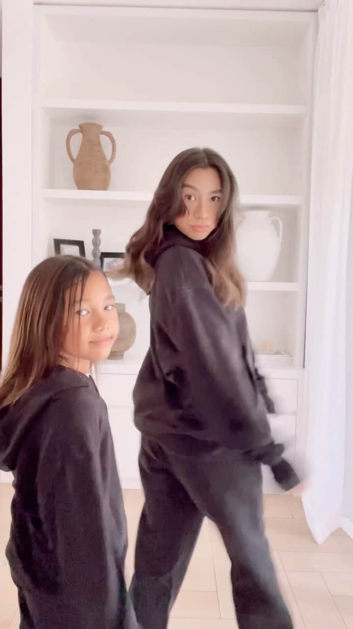 Jennifer Bachdimのインスタグラム：「My forever #bff ❤️ I LOVE YOU Baby Girl @kiyomisuebachdim #teamBachdim #motheranddaughter」