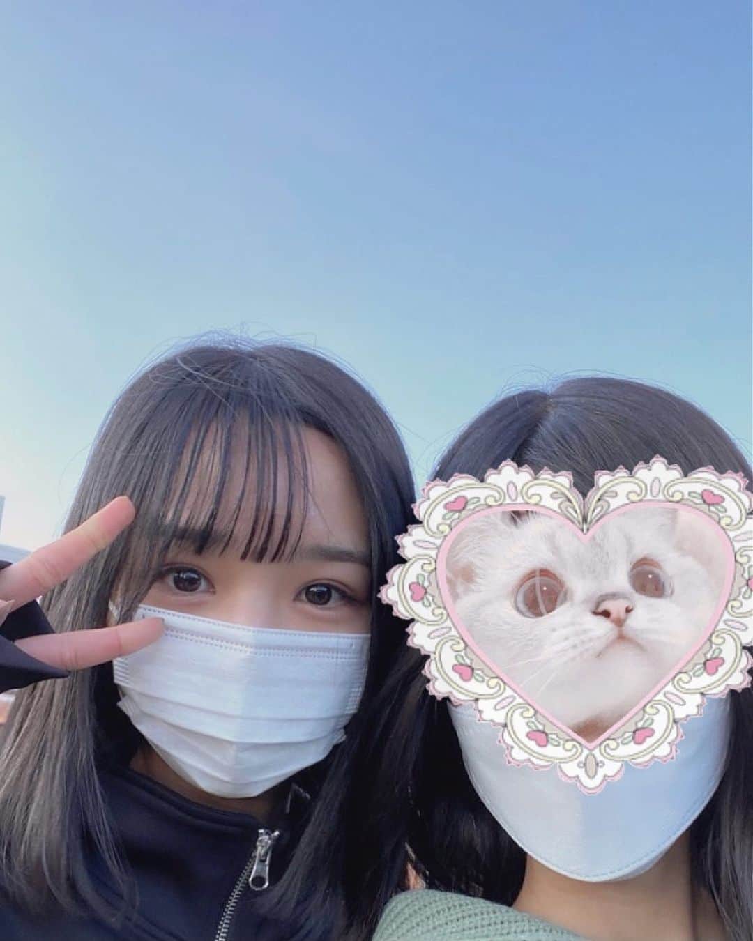 のインスタグラム：「＊ 天気いい☀︎  フォロワー6000人ありがとうございます🤍  #ニコラ#nicola#ニコラ3月号発売中#ニコモ#中山あやか」