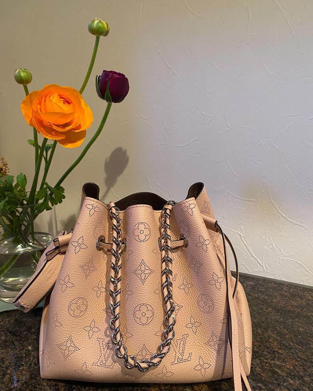 小林麻耶さんのインスタグラム写真 - (小林麻耶Instagram)「とても可愛いバッグを麻央ちゃんへのプレゼントに買いました😊 愛で溢れた麻央ちゃんを幸せにという願いを込めて買いました。 皆さんも麻央ちゃんの幸せを願ってください。 麻央ちゃんの幸せを願い続けます。 愛を込めて。 愛でいっぱい幸せな一日を送っていきましょう❤️」2月11日 15時04分 - maya712star9