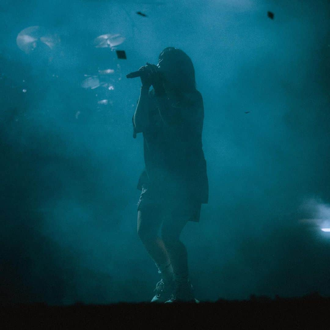 ビリー・アイリッシュさんのインスタグラム写真 - (ビリー・アイリッシュInstagram)「TOUR’S BEEN A DREEEAAAMMMMMMM」2月11日 15時19分 - billieeilish