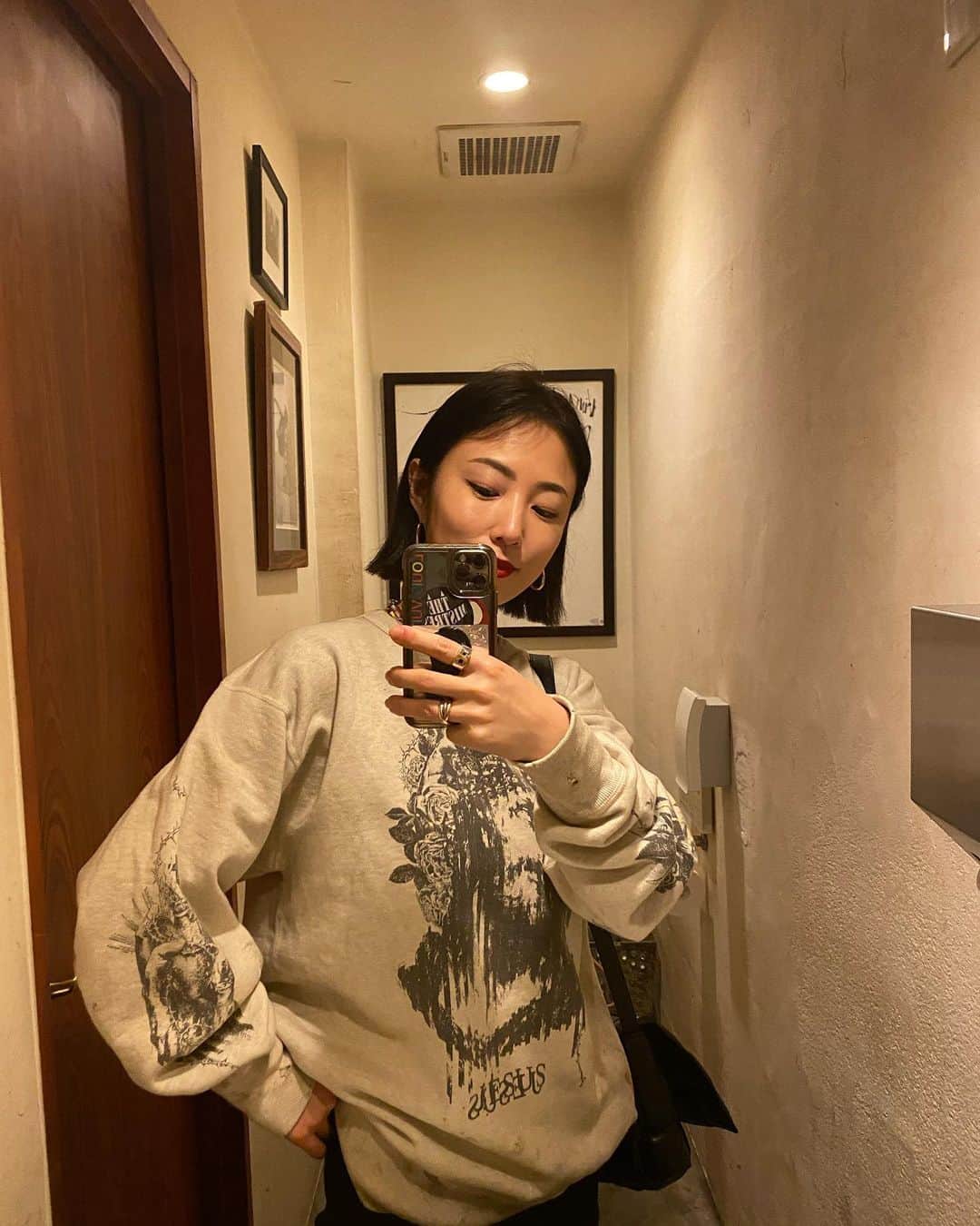 MEGUMIのインスタグラム：「@kosukekawamura ✖︎ @saint_mx6_official のスエット💜 Thankyou✝️」