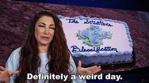ディーナ・ニコール・コルテーゼのインスタグラム：「First a pet psychic now abaptism and then an engagement party… I’m gonna need more wine. 🍷 Don’t miss a new #JSFamilyVacation at 8/7c on @MTV!」