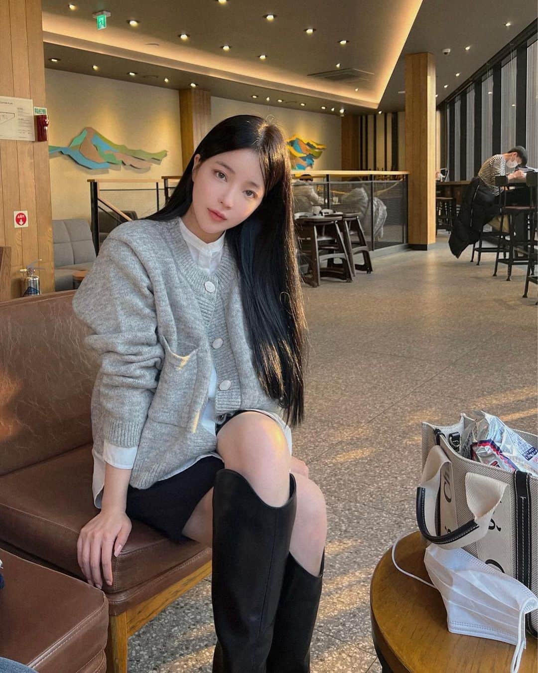 ユン・アラのインスタグラム：「1.31 브이콘 먹은 날 😖」