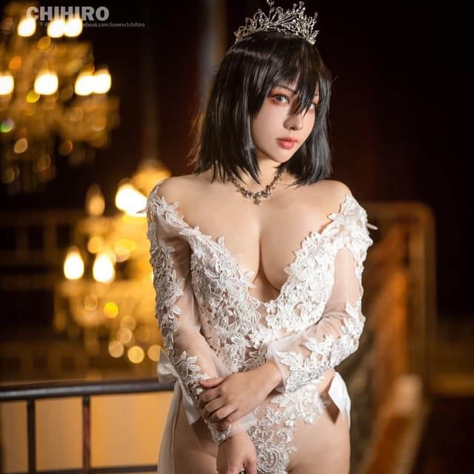 千尋のインスタグラム：「FF兩日進擊の千尋出場~! 明天預定是米卡莎喔 有購買新刊的都可以參加迷你的抽獎活動 有機會可以獲得千尋免費1個月的P網獎勵資格 也會販售拍立得~期待和大家見面!!  會場DM見限動 ✨」