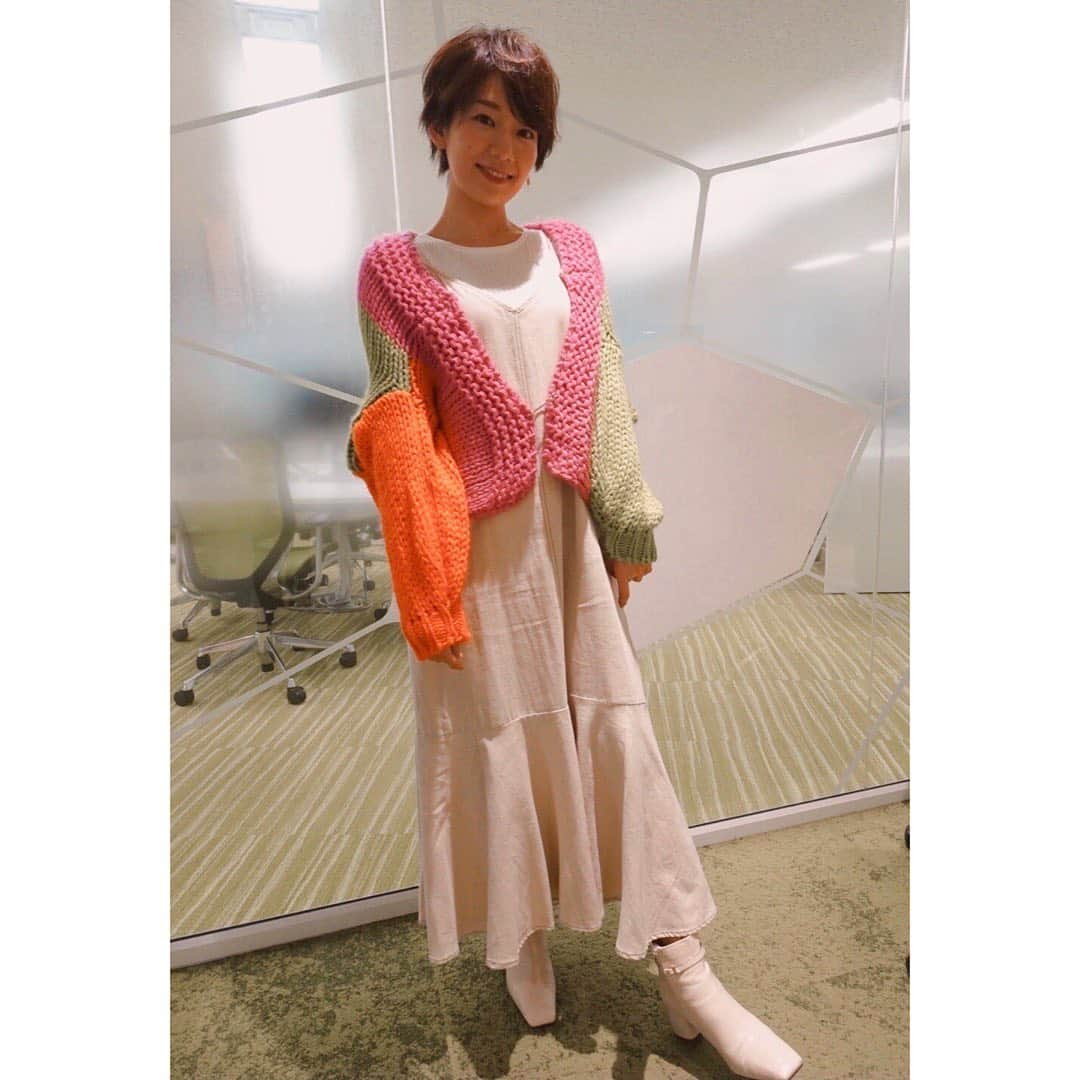 佐藤美希さんのインスタグラム写真 - (佐藤美希Instagram)「本日FUJIFILM SUPER CUP2022！ 「川崎フロンターレ×浦和レッズ」戦✨ 試合終了後、15:40頃〜Jリーグマスコット大運動会の様子がYouTube「Jリーグ公式チャンネル」にて生配信されます！ 実況はなんと下田恒幸さん！ 私も出演します☺️ ⁡ 生配信どうなるのか！？ マスコット大運動会の前に、平畠啓史さんと誰が活躍するのか？を予想しています！ どんな競技があるのかもチェックできますよ！ こちらもYouTube「Jリーグ公式チャンネル」でご覧ください！ ⁡ 衣装 カーディガン→ @merlotcamp  キャミワンピース→ @auntmaries.official  ⁡ #FUJIFILMSUPERCUP #FUJIFILMSUPERCUP2022 #Jリーグ #Jリーグマスコット #マスコット大運動会 #Jリーグ公式チャンネル #川崎フロンターレ #浦和レッズ #merlot #auntmaries #予想から盛り上がっています #平畠さんのマスコット情報量すごすぎる #下田さんの実況楽しみ #緊張してきました」2月12日 9時11分 - satomiki0626