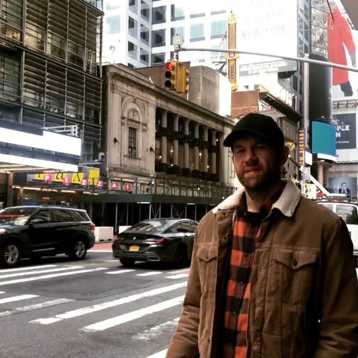 ビリー・エイチュナーのインスタグラム：「Back on the Street. I ❤️ NYC. #Bros」