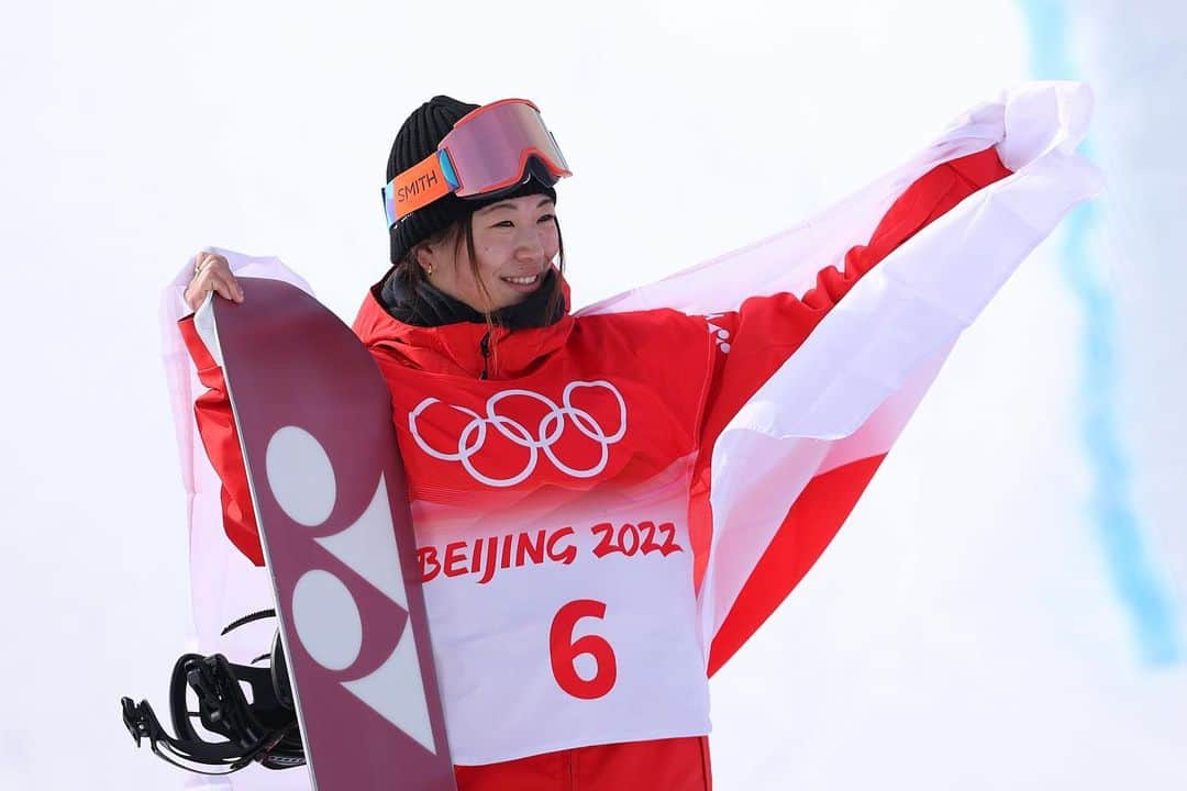 冨田せなのインスタグラム：「IT’S MY DREAMY DAY!!!!! I got 3rd place at Olympics!!!!!! I’m so honored to be with great cool riders. Thank you for your support:) Congratulations @chloekim and @qcastellet !!!   北京オリンピック3位になりました！！スノーボードハーフパイプ日本人女子初メダル。この種目の記録に名を残せること、本当に嬉しいです！！まさかメダルが取れる日が来るとは思ってもいませんでした。せな1人で取ったメダルではありません。今までたくさんの方にサポートしていただいてここまで来ることができました。本当にありがとうございました！！！！ #beijing2022 #olympics #teamjapan」