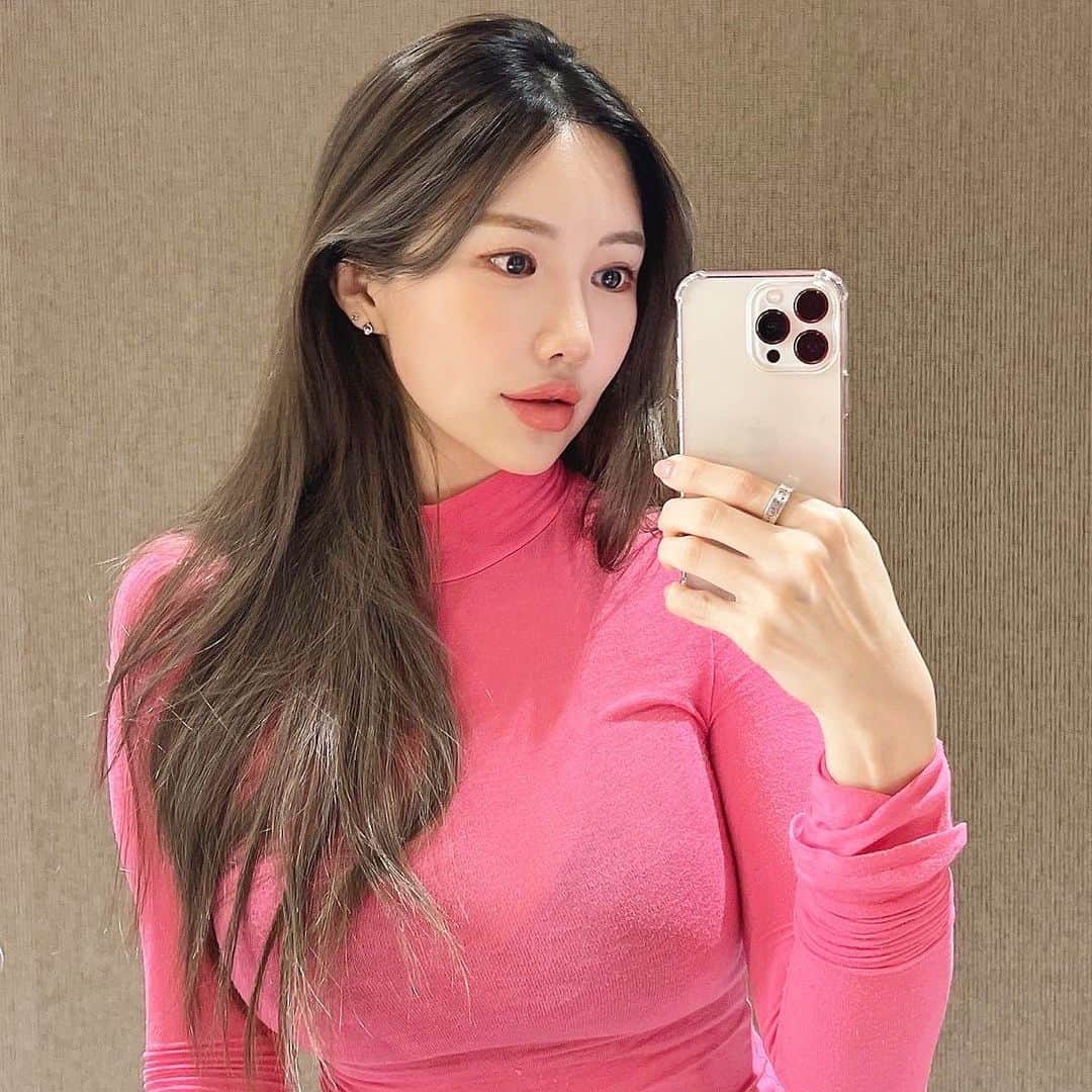 BodyON Koreaさんのインスタグラム写真 - (BodyON KoreaInstagram)「🔥생각과 삶이 멋진 #운동 피플들을 바디온코리아는 응원합니다! | | wow @haeum_ssi 👍😎💕 | | 🍀자신 or 주변 지인 중에 짐패션 핫피플 계시면 DM 보내주세요📩 | | #데일리 #셀피 #거울샷 #바디체크 #운동복 #bodycheck #fitnessgirl #seoul #girl #korean #selfie #ootd #koreangirl」2月12日 12時07分 - bodyonkorea