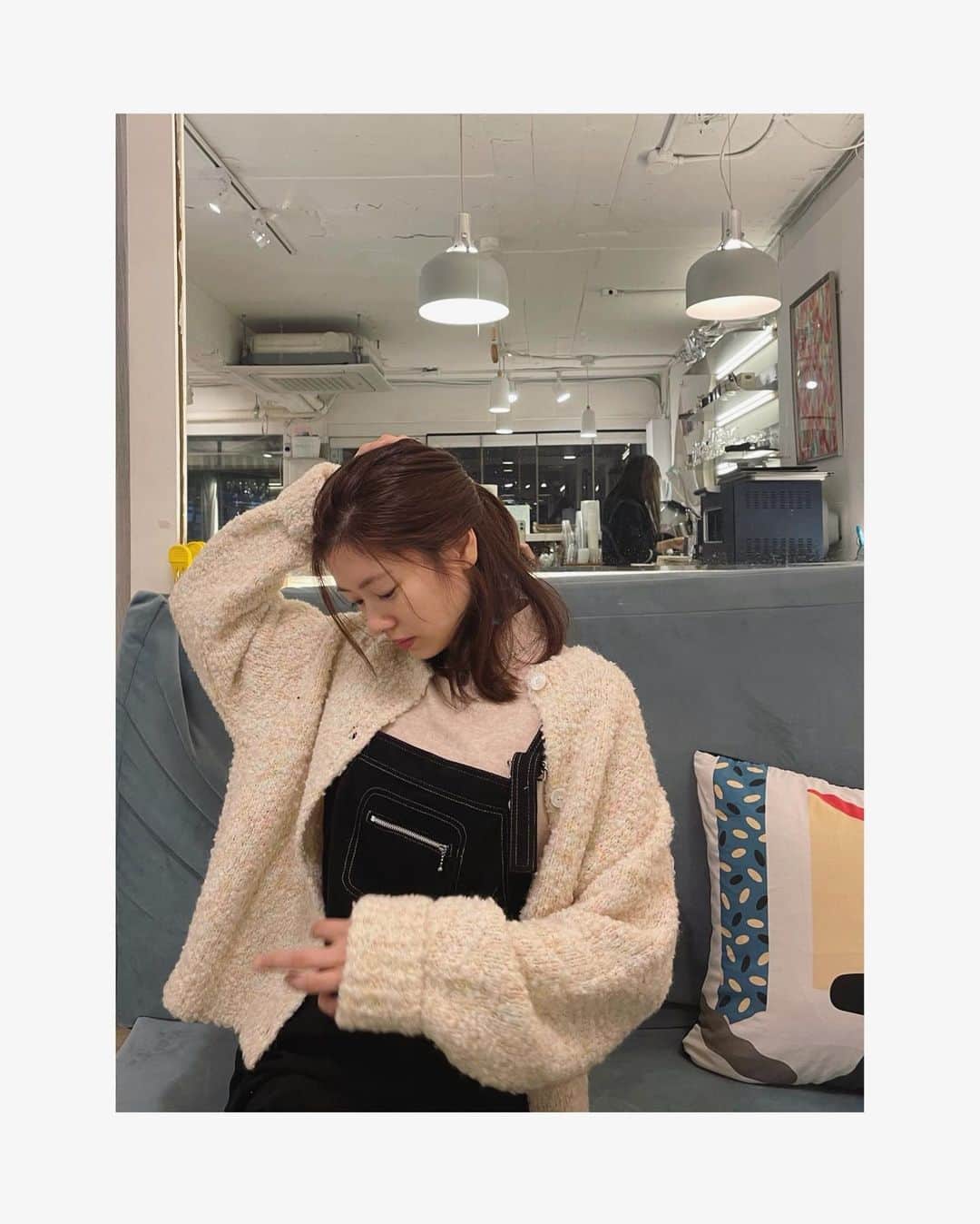 チョン・ソミンのインスタグラム：「have a wonderful day💜  먹을 때 인상쓰는 사람 손🙌🏻」