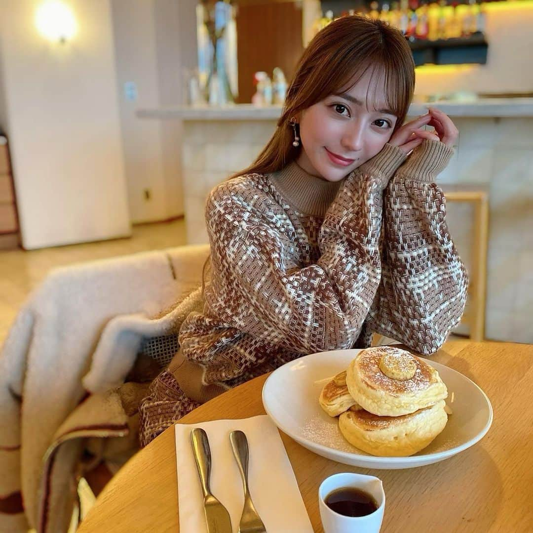 堀尾実咲さんのインスタグラム写真 - (堀尾実咲Instagram)「お仕事後のパンケーキちゃん🥞  絶品でした🥺🎀  #bills #bills表参道 #billspancake #pancakes #pancakes #cafe #omotesando #omotesandocafe #cafestagram #ビルズ #ビルズパンケーキ #ビルズカフェ #ビルズ表参道 #表参道カフェ #表参道ランチ #表参道グルメ #表参道カフェ巡り #カフェ #カフェ巡り #カフェ部 #カフェスタグラム #パンケーキ #リコッタパンケーキ #おしゃれカフェ」2月12日 16時42分 - misaki.horio