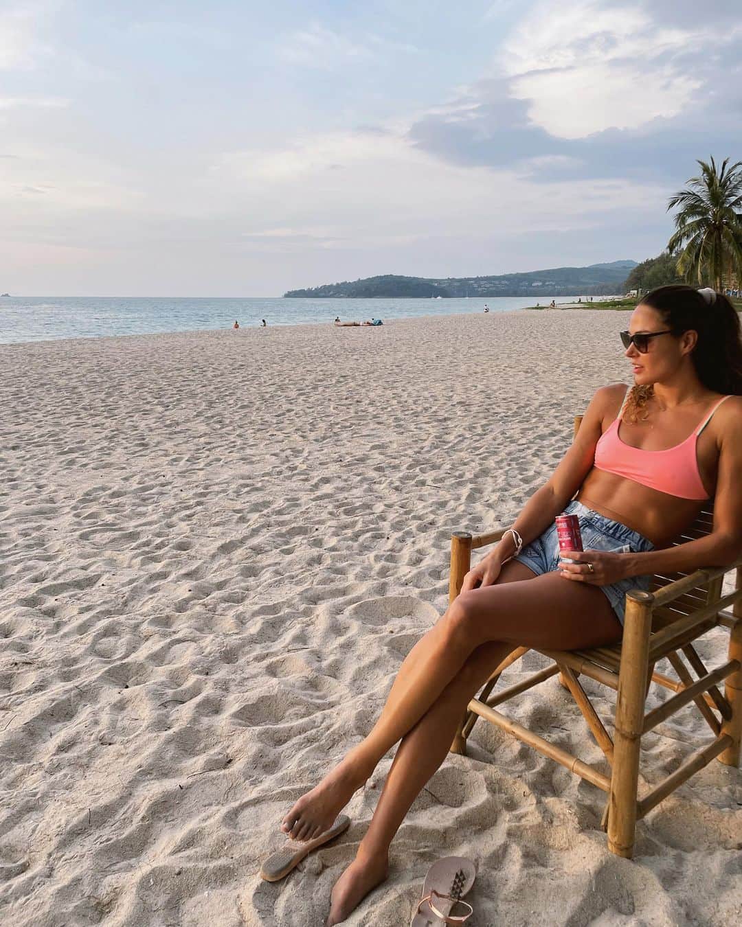 ズザンナ・ヤカボスのインスタグラム：「weekend relax 🌅」
