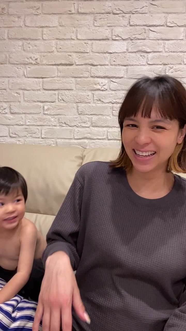鈴木サチのインスタグラム：「出産前のライブ^_^ 明日も出来るかなー。」