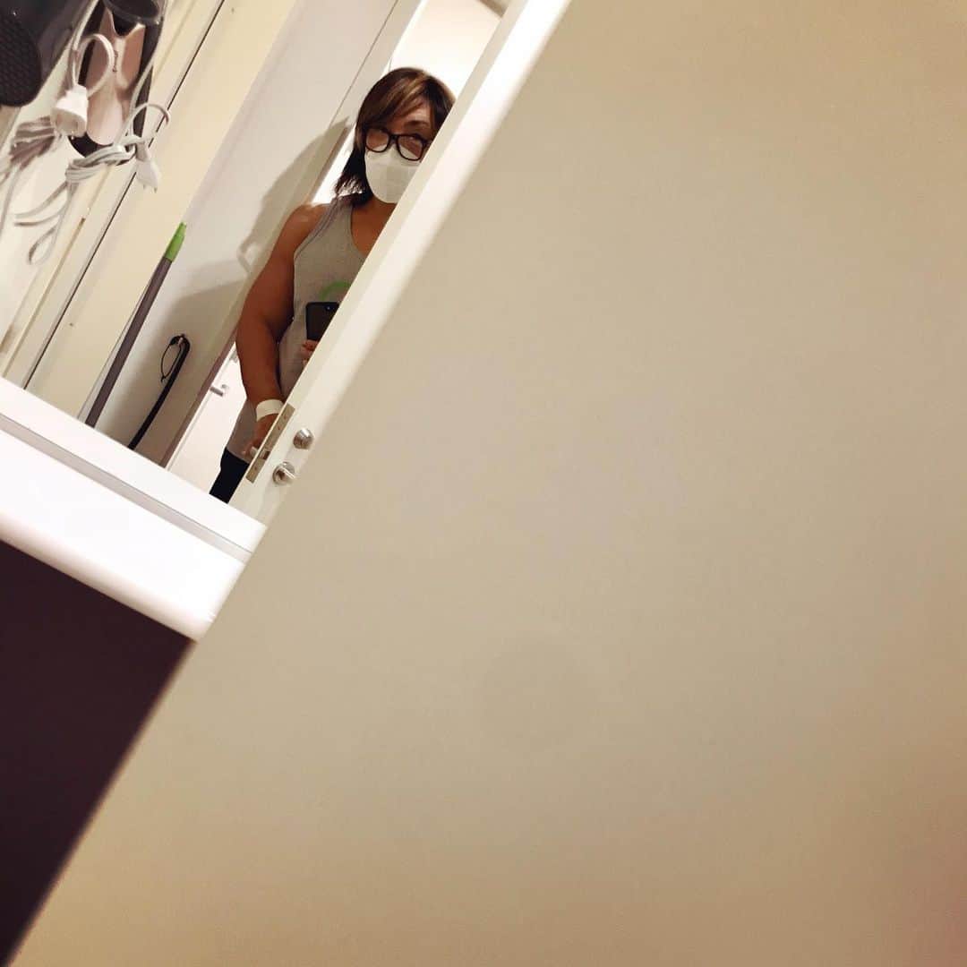 棚橋弘至さんのインスタグラム写真 - (棚橋弘至Instagram)「今日のトレーニングは……  #腕トレ でした💪  #三頭筋 #二頭筋 #triceps #biceps #仙台 #anytimefitness」2月12日 21時53分 - hiroshi_tanahashi