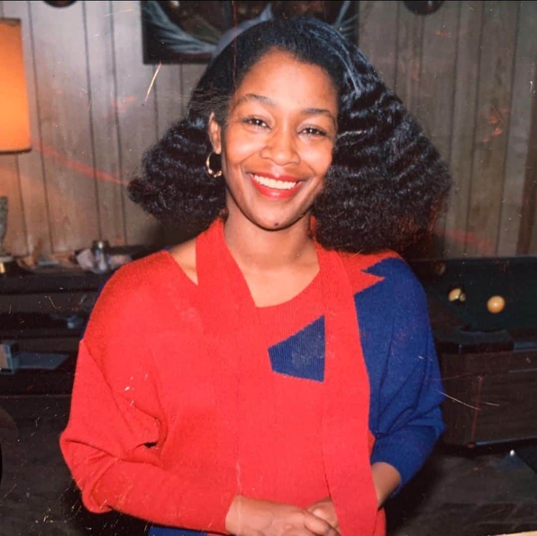 カイル・マッセイのインスタグラム：「Today marks the day I lost my grandmother. Willa Grady you taught me so much in my life and I’m honored to call myself your grandson. Your bravery led my mom to follows a dream that would become Hollywood. Without your blessing and guidance idk where I would be. Your values shall live on threw me @chrismasseytmb @boyoboyfamily @mariahmasseyofficial @bellaandcartermassey for ever…. Thank you for changing my life. I love you forever……. It’s been 20 years my family and I have been privately dealing with my grandmothers illness and today she was turned into my angel and is in heaven with my grandfather and my auntie. She was so out spoken about knowing your history as a African American and this black history moth will now be the month that you live in my heart forever please pray for my mother who’s now lost both her mother and father in the last 4 months.    -LoveYour Grandson  kyle 😢」