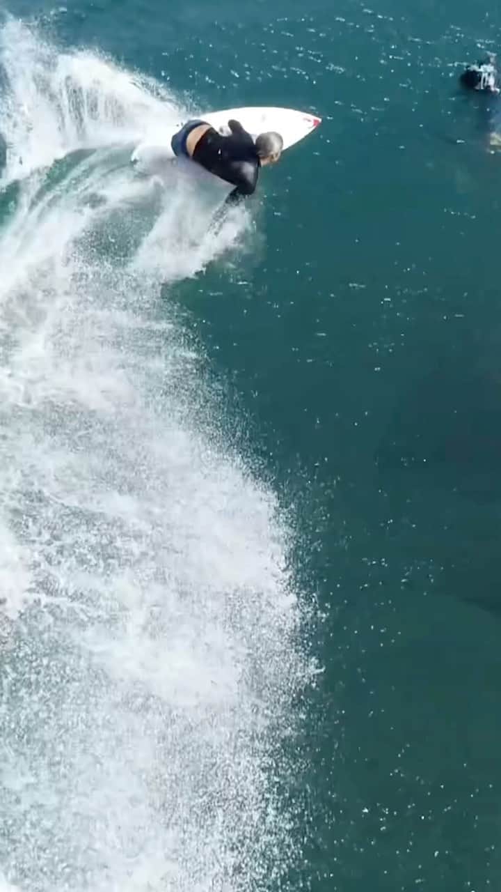 五十嵐カノアのインスタグラム：「surfboard shawty 🏄🏽‍♂️」