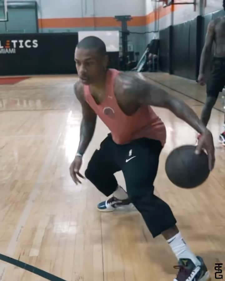 アイザイア・トーマスのインスタグラム：「Stucc in the Grind 🏁  🏀: @taylorsportsgrp  #SLOWGRIND」