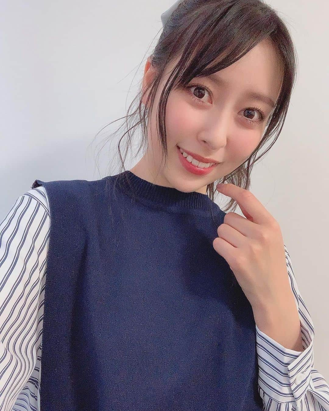 近藤玲奈のインスタグラム：「『プリコネフェス 2022』 2日間ありがとうございました☺️❄  素敵な情報盛りだくさん過ぎて、フェスってすごい…ってなってます…！！  私はキャラライブに感動してしまって、舞台袖で涙ぐんでいました…😭 あ…シェフィが…美食殿のみんなと…歌ってる…踊ってる…あぁって…😭  幸せいっぱいな2日間、本当にありがとうございました✨  これからもプリコネの応援、よろしくお願いします💙  P.S. 衣装、ガラッと雰囲気変えたんだ〜♪  #プリコネフェス2022 #プリコネR」