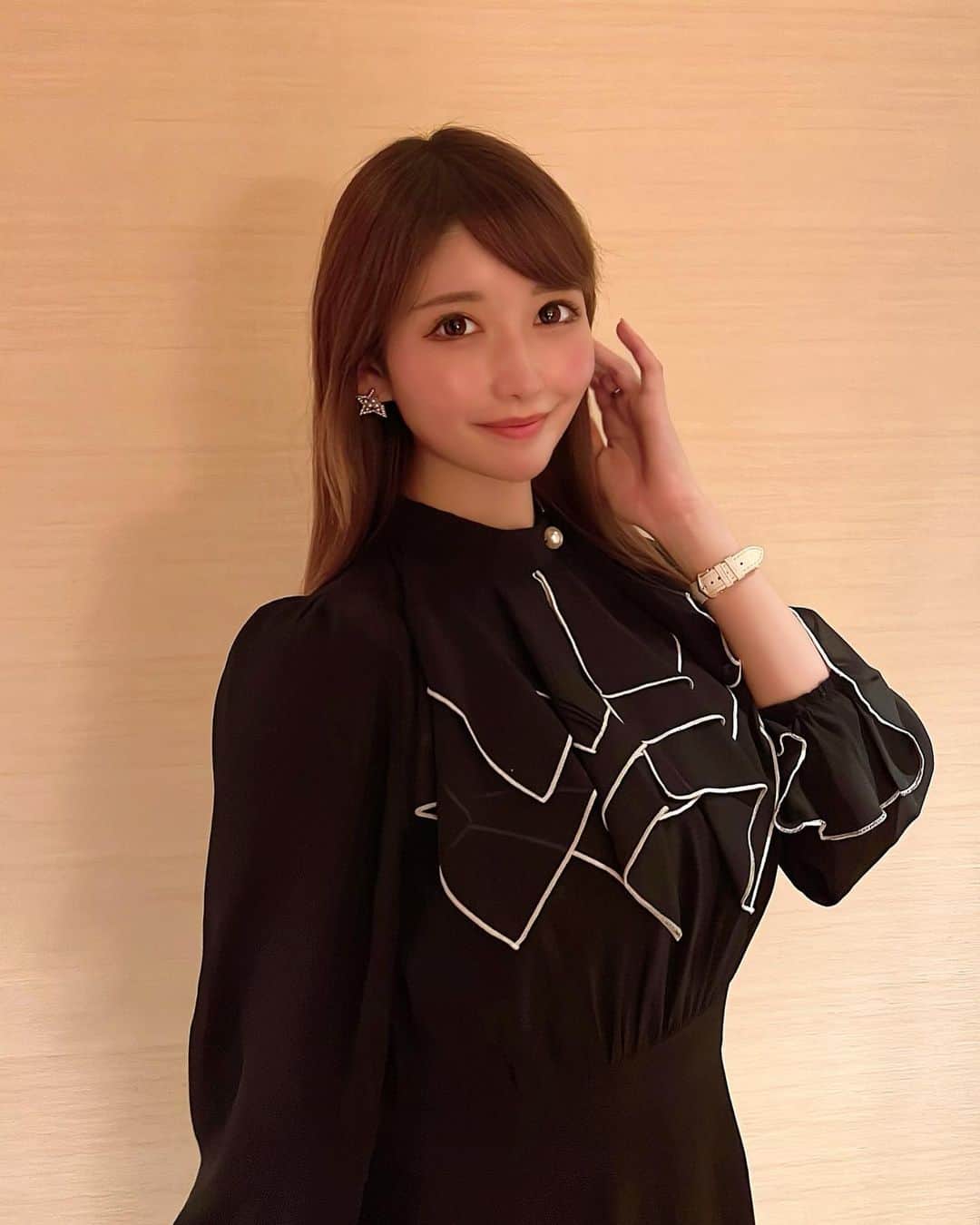 MAYUさんのインスタグラム写真 - (MAYUInstagram)「. ピアスってだいすき🤍 @eblouissant_jp さんの着けたよ🌟 星の中にパールが入ってて、ほどよい華やかさがかわいい🥺✨ . 顔まわりがパッとする気がする🤍 . #アクセサリー#ピアス#イヤリング#パール#accessory#jewelry#star#pearl#pierce#earrings#earring#dress#herlipto」2月13日 17時24分 - mayu.kina_golf