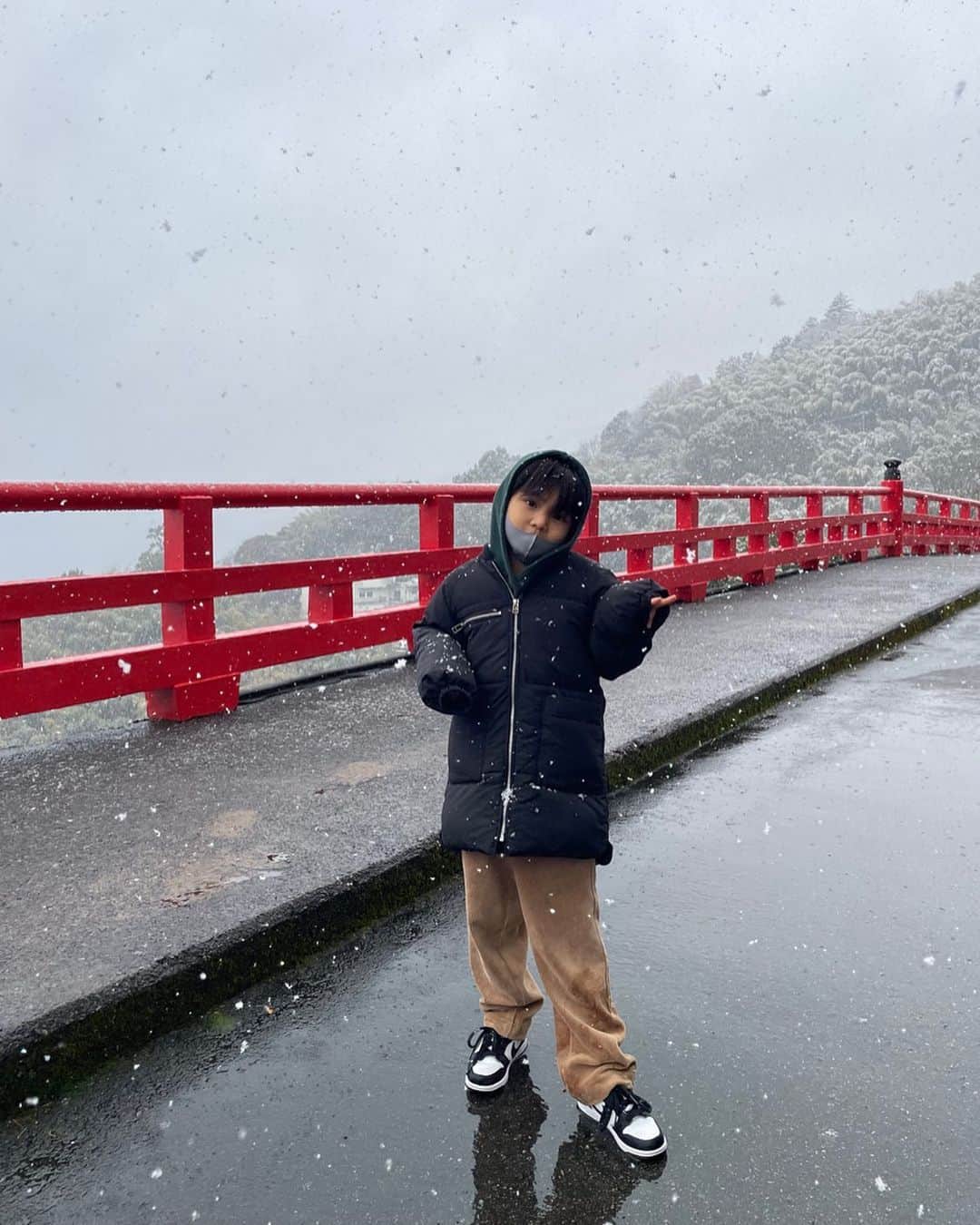 春名亜美さんのインスタグラム写真 - (春名亜美Instagram)「珍しい熱海の雪景色❄️」2月13日 18時03分 - amiharunaami
