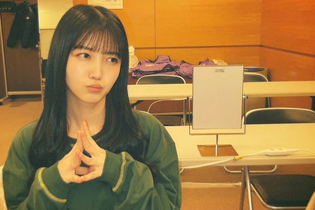 久保史緒里ファンアカウントのインスタグラム：「拗ねてる(？)史緒里さん #乃木坂46 #久保史緒里 #久保ちゃん #毎日久保史緒里 #久保ちゃん白すぎ可愛すぎ  #久保史緒里さんしか #毎日がkuboshioriday」