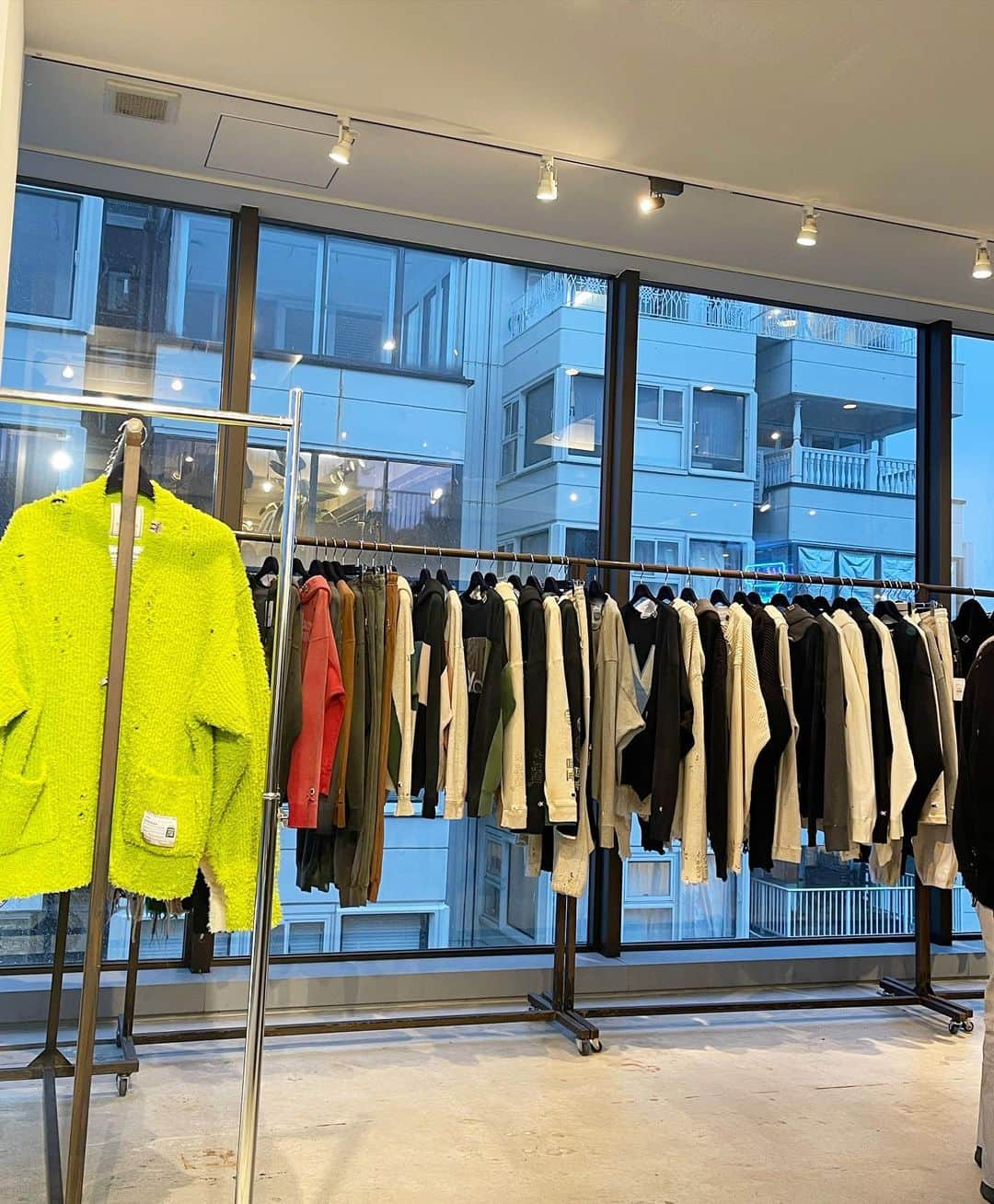 荻野由佳のインスタグラム：「👕👚💎」