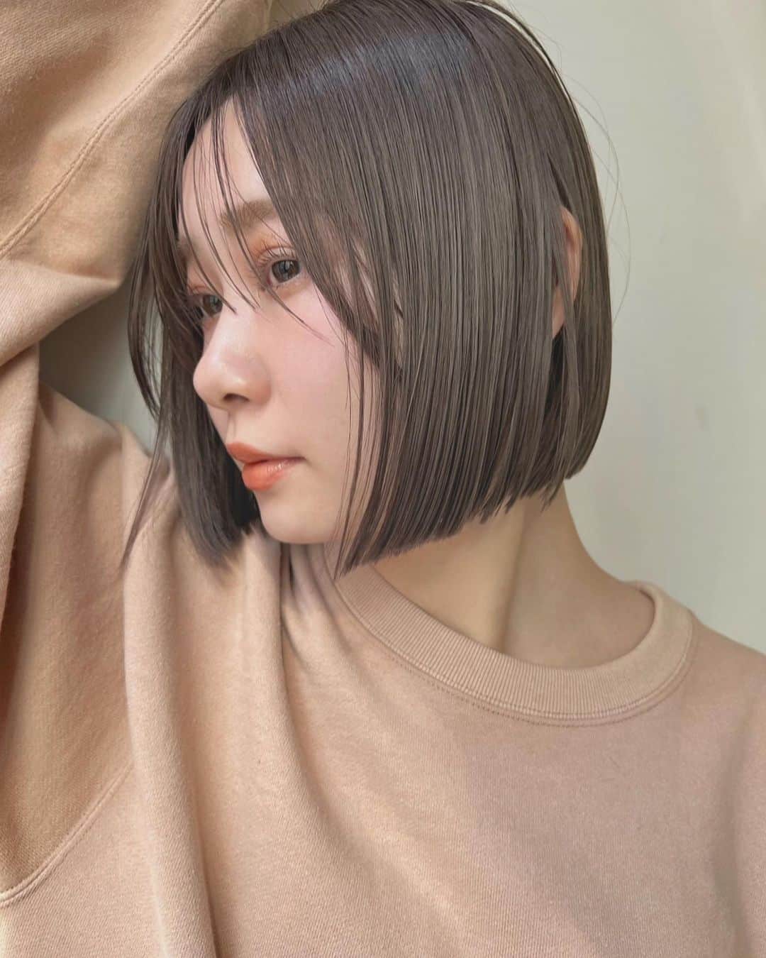 いくみのインスタグラム：「⁡ ⁡ やっぱりオリーブグレージュに🫒♡ 前髪もいい感じ~いつもありがとうございます🥺 ⁡ マツエクモデルも募集してますっ！ 明日はバレンタインですね、ご予定の前に是非っ🍫」